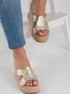 Chinelo Dourado De Cunha Alta Para Mulher Paula 01