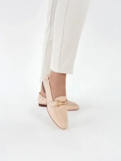 Mocassim Nude Com Salto Raso Para Mulher Dina 27