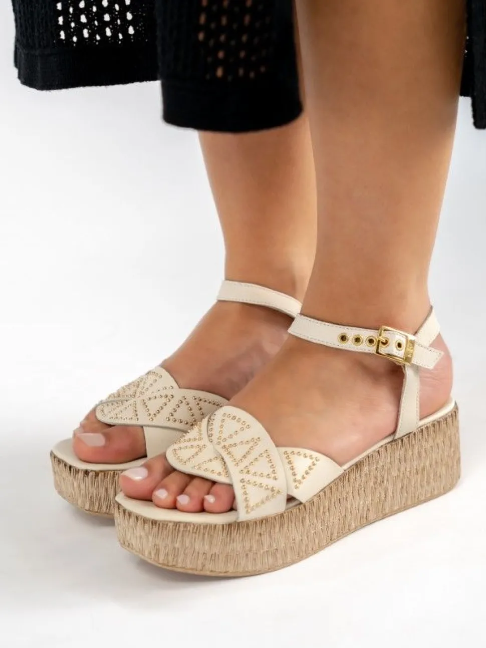 Sandalia Branca Com Cunha Para Mulher Debora 10