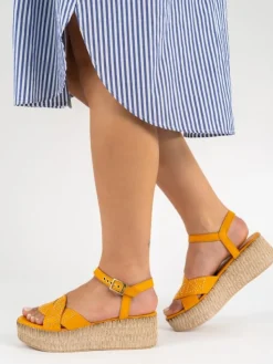 Sandalia Laranja Com Cunha Para Mulher Debora 10