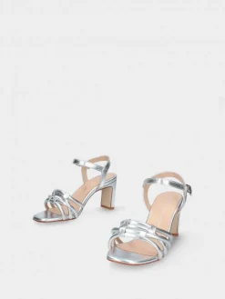 Sandalia Prateada Salto Alto Camila 42