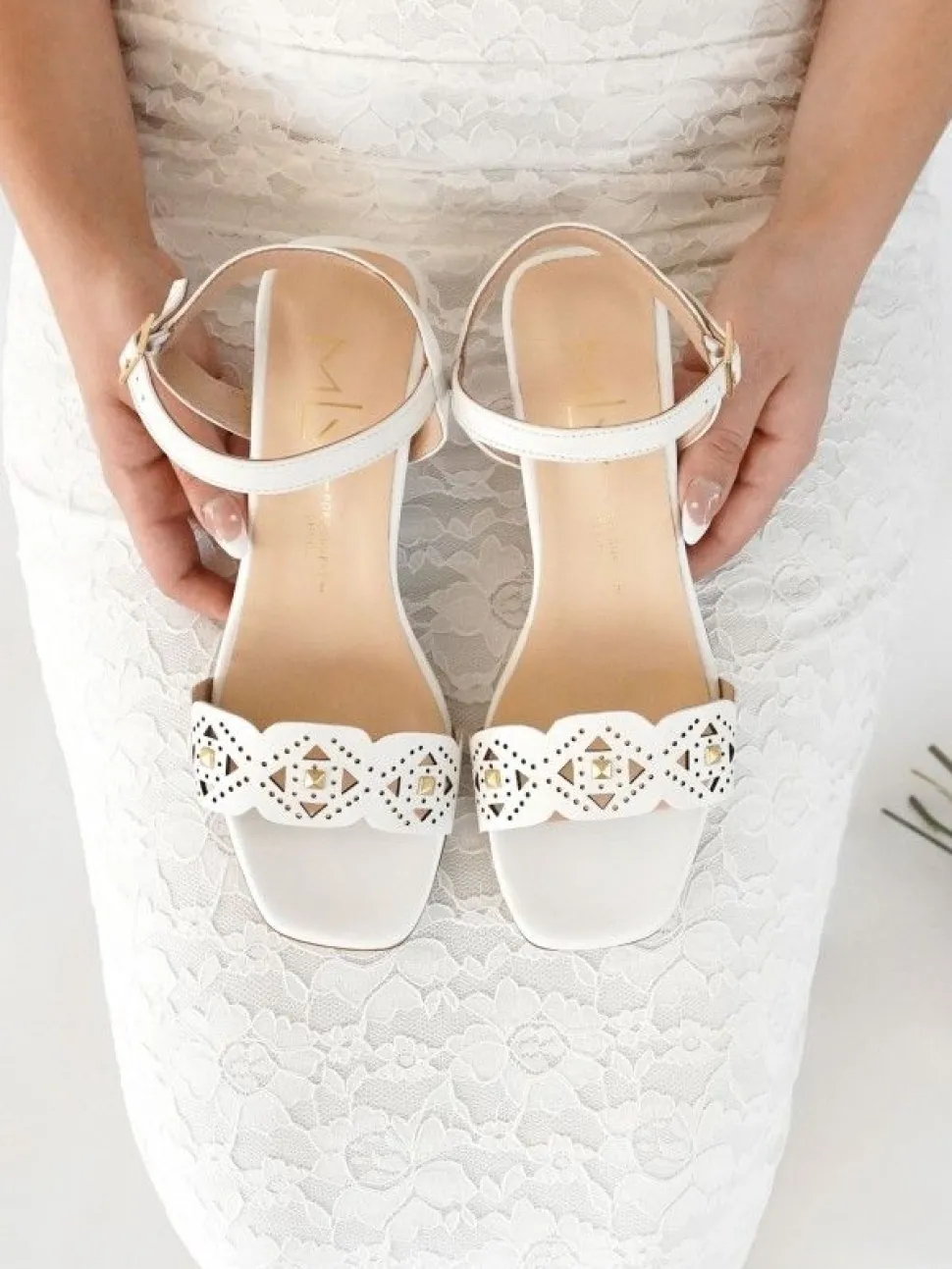 Sandalia Salto Medio Branca Margarida 05