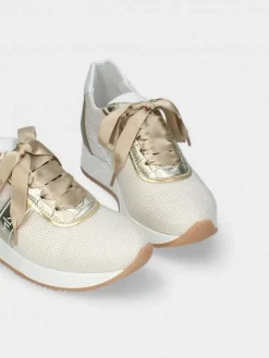 Sapatilha Branco Com Cunha Interior Para Senhora Alice 26