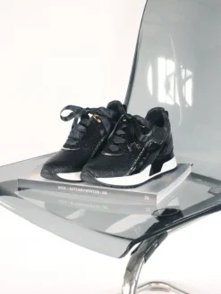 Sapatilha Preta Com Cunha Interior Para Mulher Aurora 02