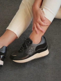 Sapatilha Preta Com Cunha Interior Para Mulher Alice 23