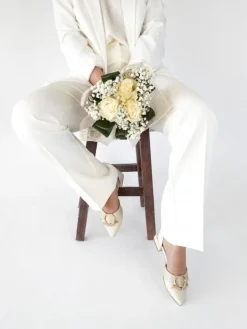 Sapato Salto Raso Bege Para Mulher Lea 64