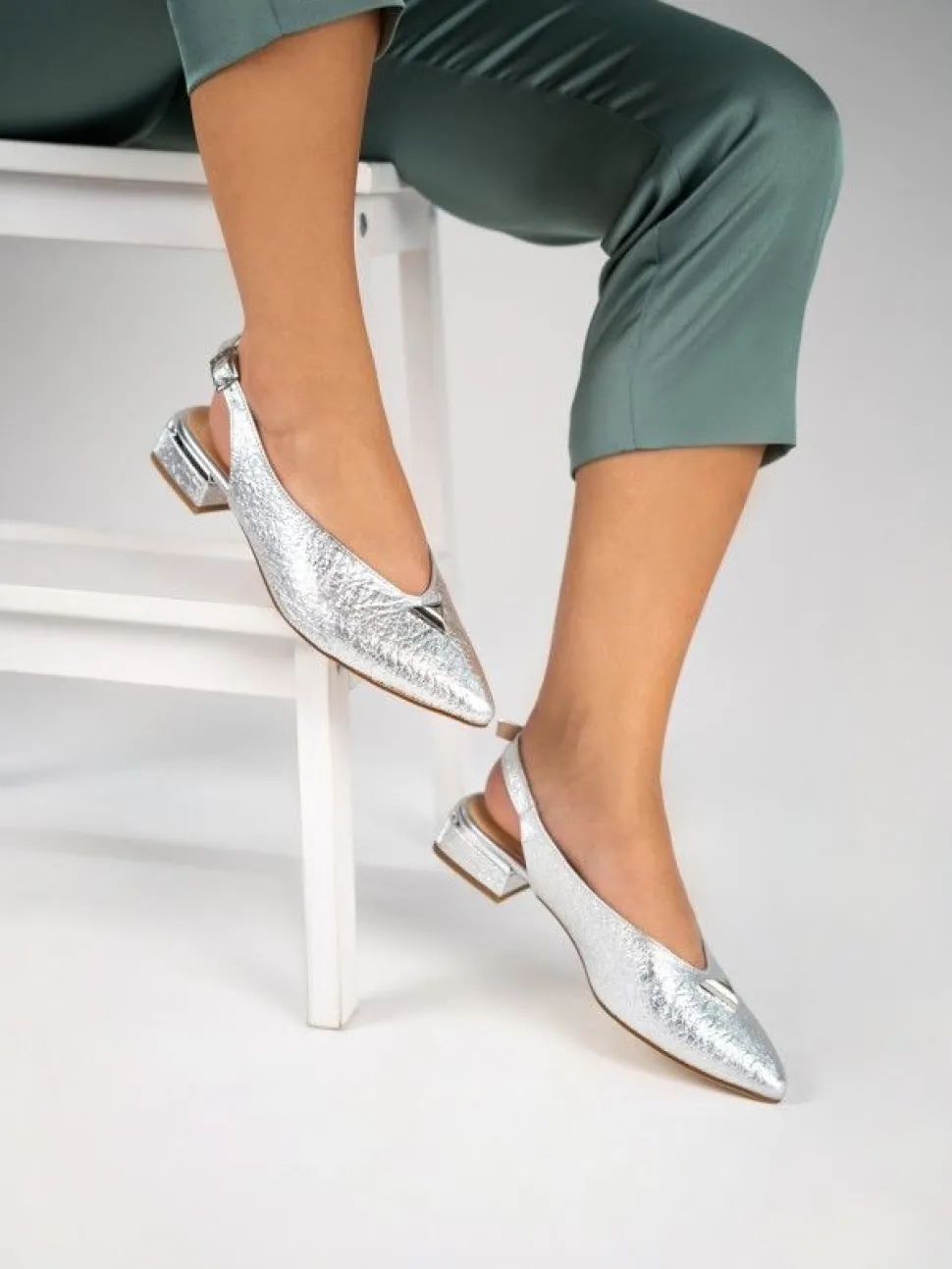 Sapato Salto Raso Prateado Lea 65